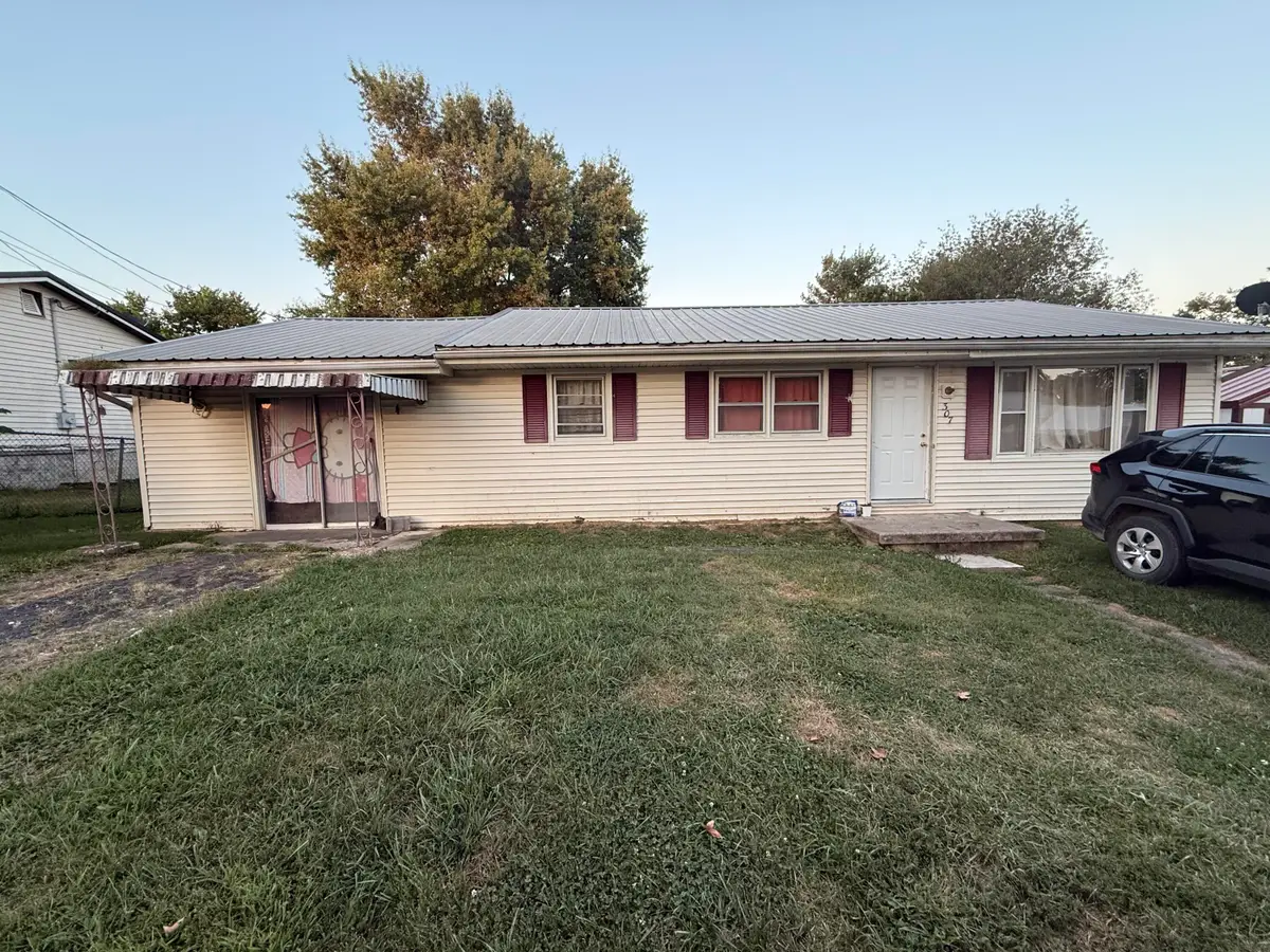 307 Liberty Street, Carlisle, KY 40311 - #1