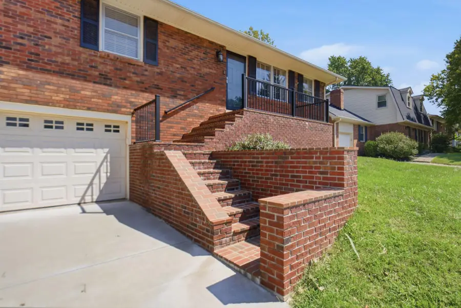 3385 Fraserdale Drive, Lexington, KY 40503 - #2