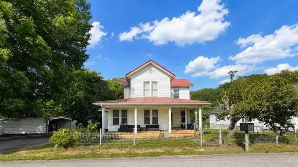 192 N Buckingham Avenue, West Van Lear, KY 41268