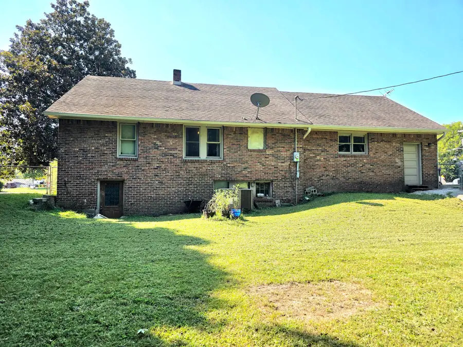 517 E 12th, Benton, KY 42025 - #3