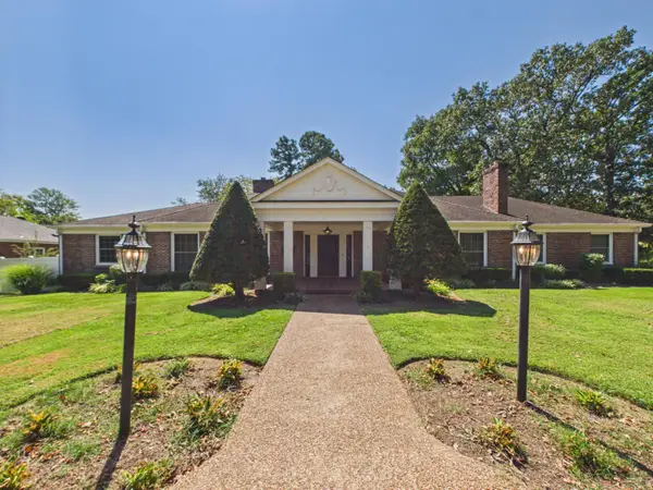 911 Sycamore Street, Murray, KY 42071
