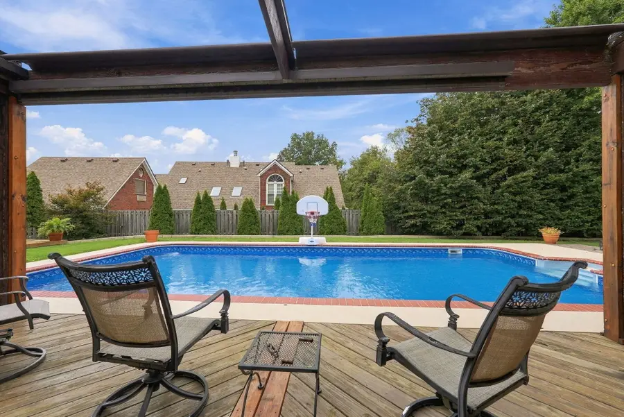 3989 Palomar Boulevard, Lexington, KY 40513 - #2
