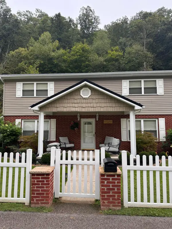 165 Preston, Paintsville, KY 41240