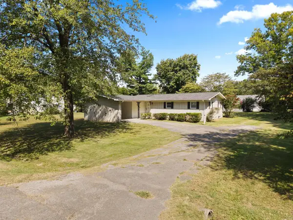 156 W 3rd Avenue, Calvert City, KY 42029