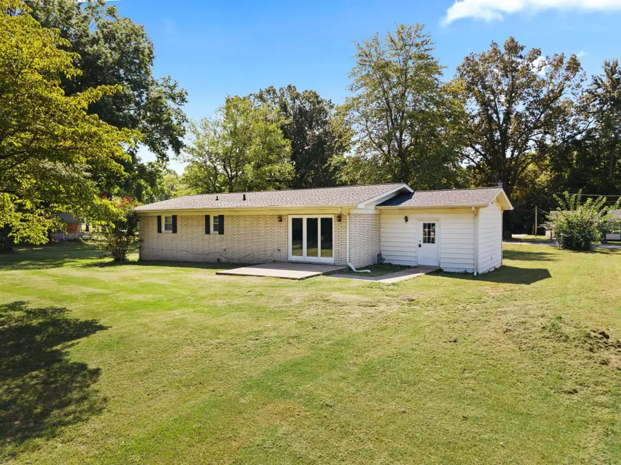 156 W 3rd Avenue, Calvert City, KY 42029 - #2