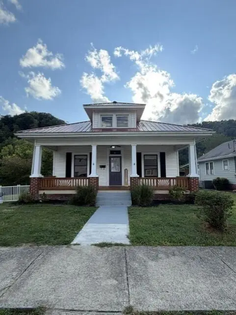 374 S Arnold Avenue, Prestonsburg, KY 41653
