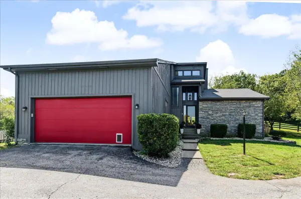 851 Avenstoke Road, Frankfort, KY 40601