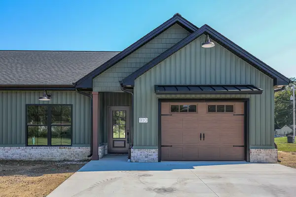 910 Violet Ct Court, Paducah, KY 42001