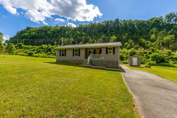 566 Lantern Way, Frenchburg, KY 40322