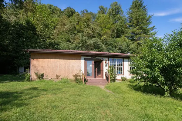 229 Honeycutt Lane, Pine Top, KY 41843