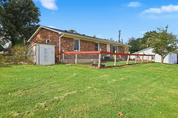 1070 Delaney Ferry Road, Versailles, KY 40383