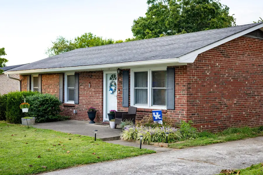 838 Mildred Street, Versailles, KY 40383 - #3