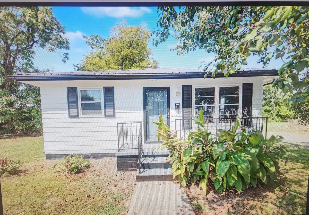 301 S Campbell Street, Hopkinsville, KY 42240 - #1