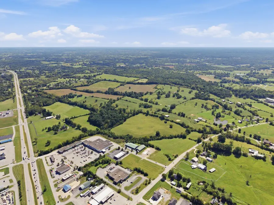 1315 Fox Creek Rd Road, Lawrenceburg, KY 40342 - #2
