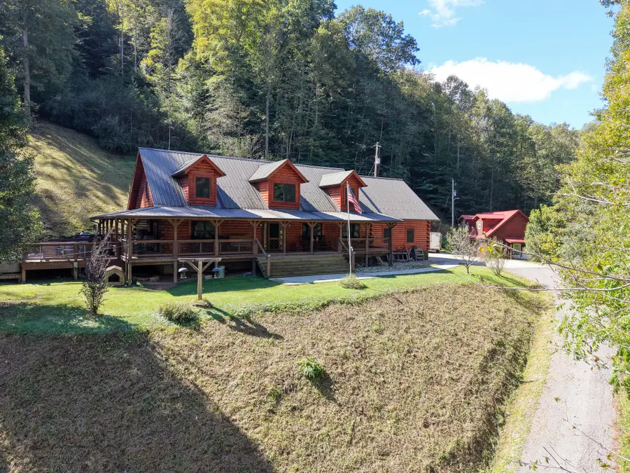 81 Tidewater Lane, Vicco, KY 41773 - #3