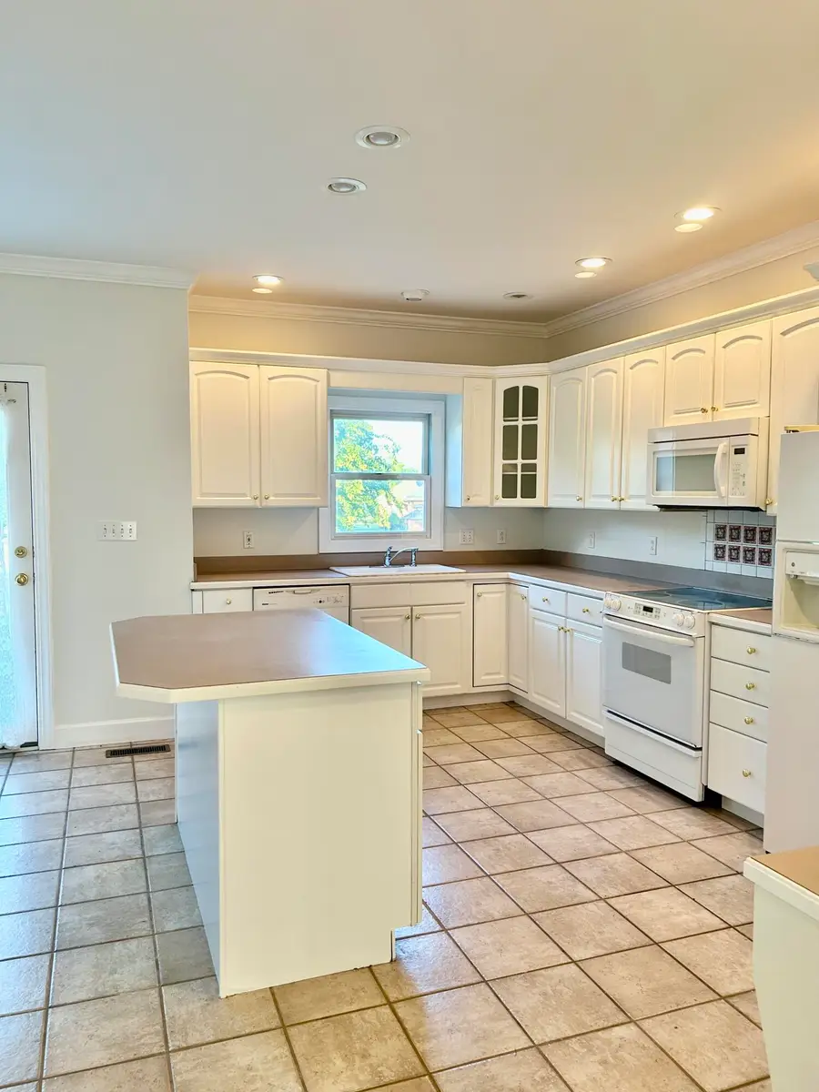 1424 Redwood Ct, Hopkinsville, KY 42240 - #3