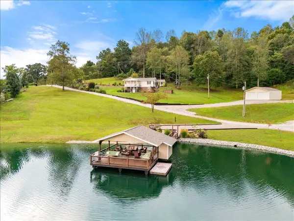 102 N Maple Creek Sub Road, Williamsburg, KY 40769