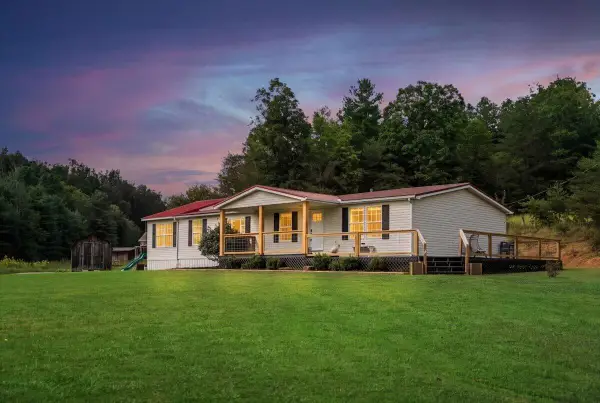 477 Banks Branch Road, Campton, KY 41301