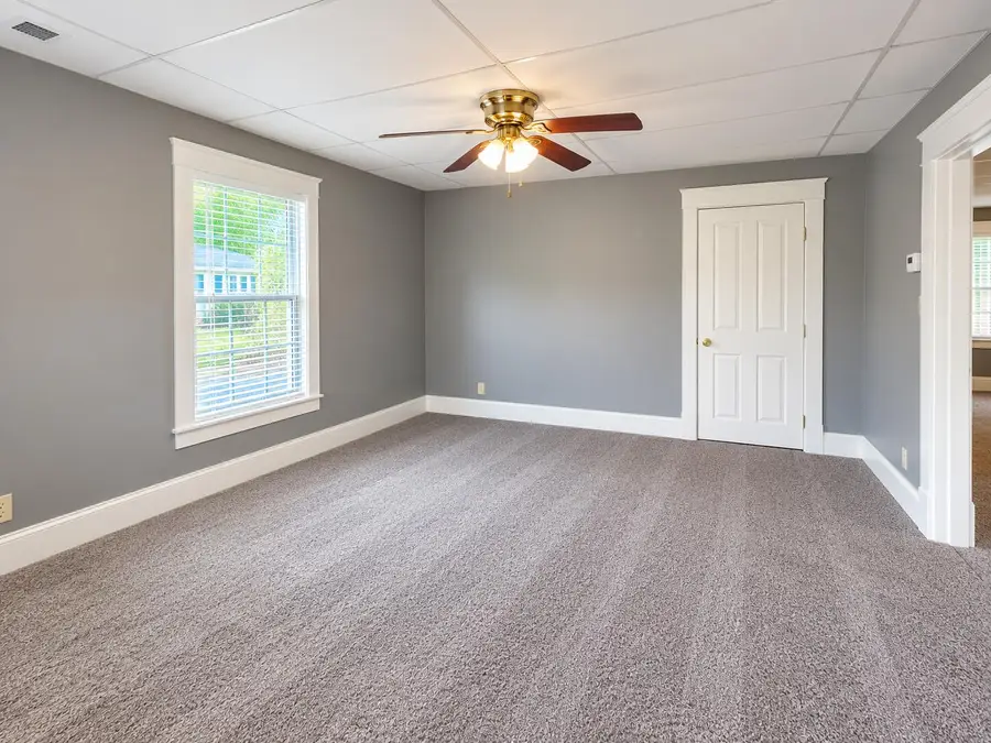 115 S Hudson Avenue, Irvine, KY 40336 - #2