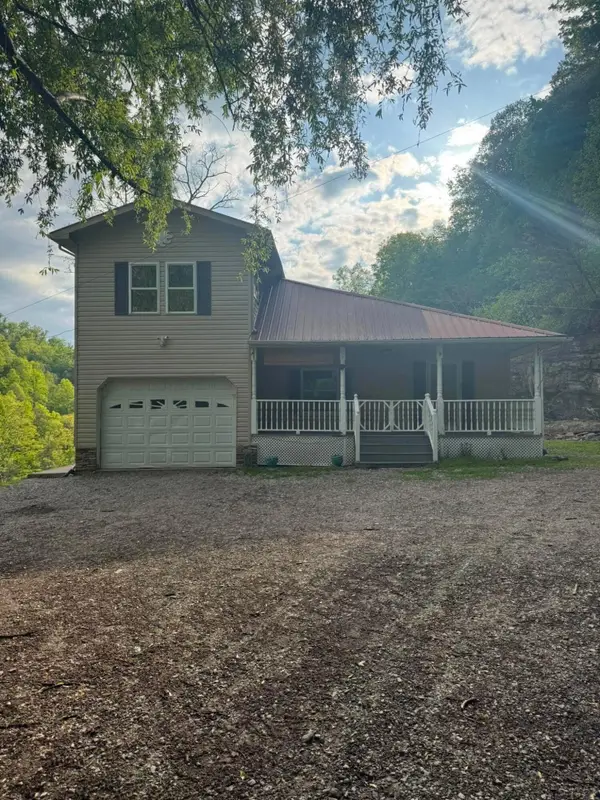 94 Edgewood Drive, Isom, KY 41824