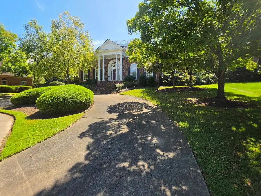 2392 The Woods Lane, Lexington, KY 40502 - #2