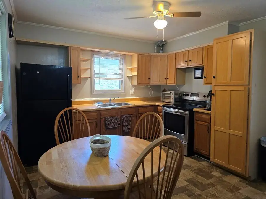 621 Evergreen Park Drive, Hopkinsville, KY 42240 - #3