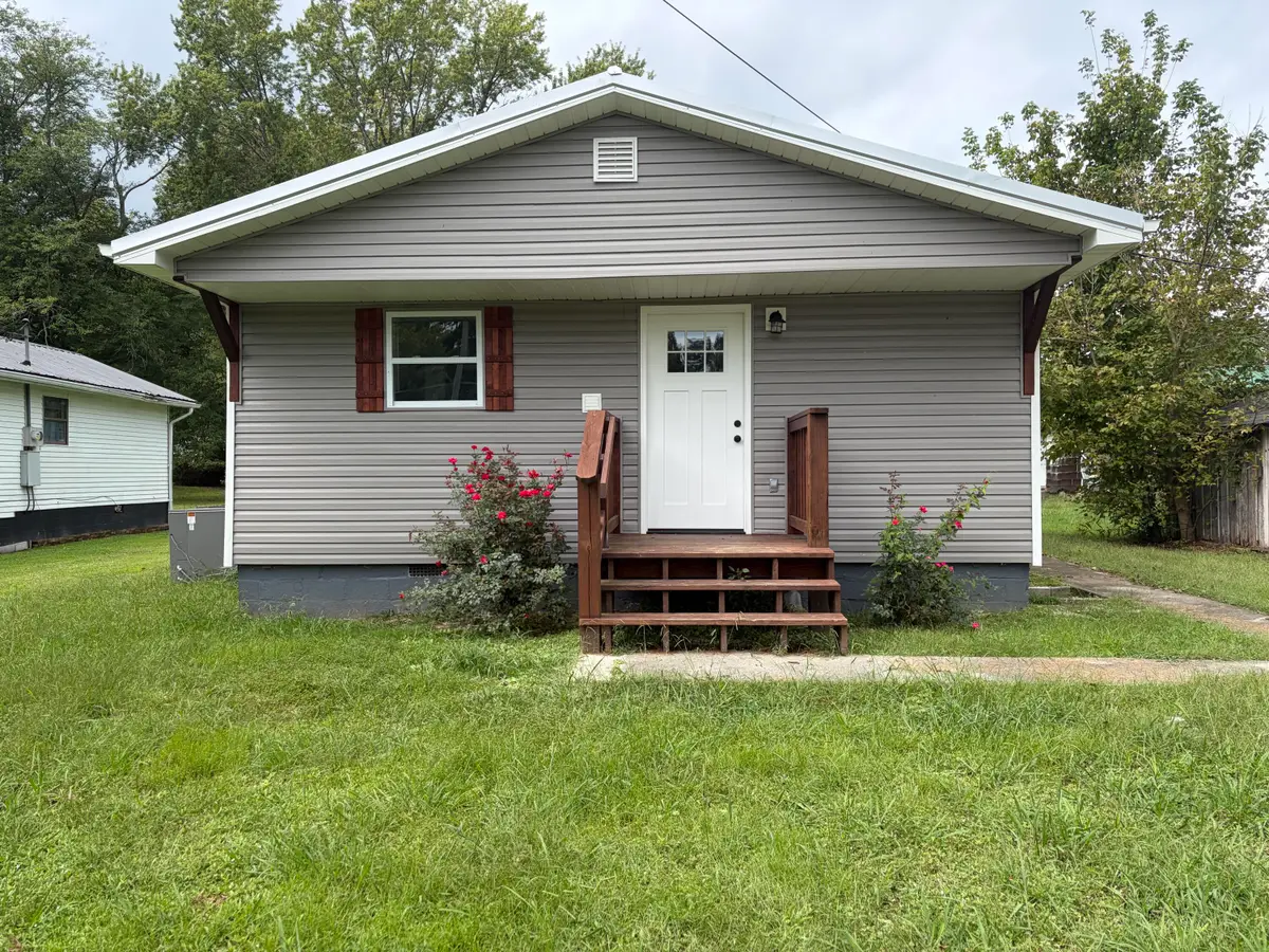 1801 & 1801 1/2 Exeter Avenue, Middlesboro, KY 40965 - #1