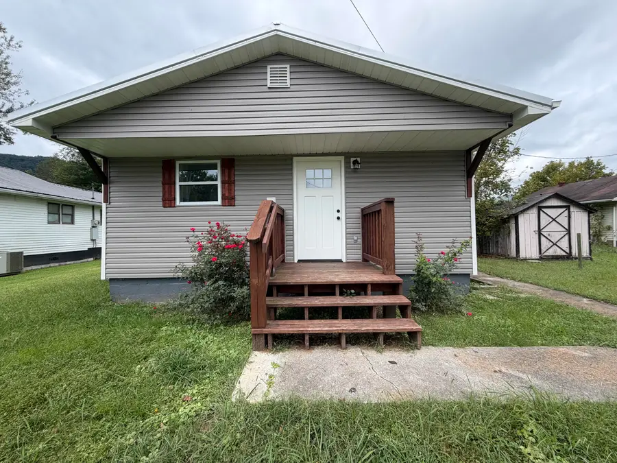 1801 & 1801 1/2 Exeter Avenue, Middlesboro, KY 40965 - #2