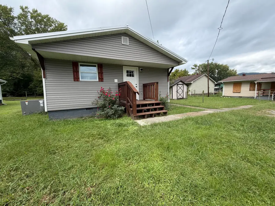 1801 & 1801 1/2 Exeter Avenue, Middlesboro, KY 40965 - #3