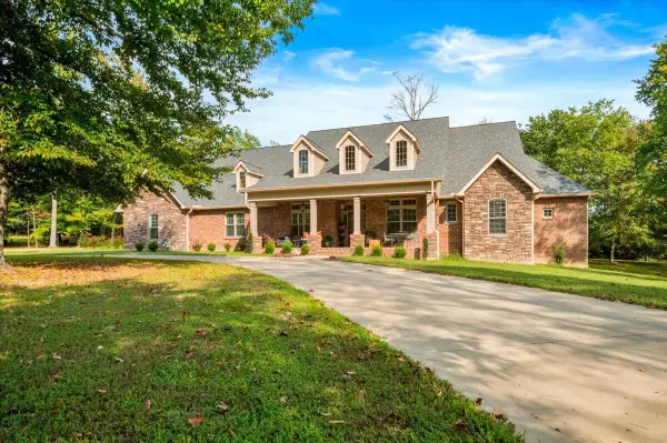 306 Combs Circle, London, KY 40744