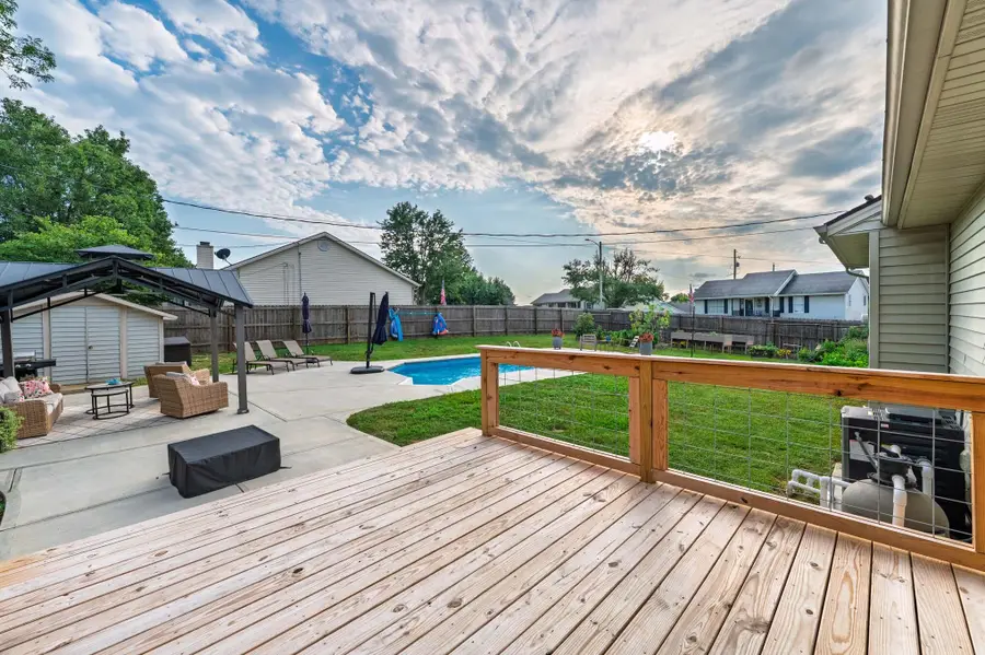 609 W Barlow Drive, Winchester, KY 40391 - #2