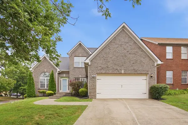 2784 Red Leaf Drive, Lexington, KY 40509