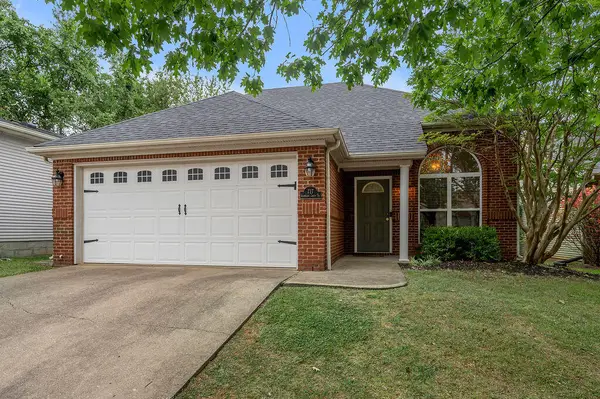 717 Rambling Creek Drive, Lexington, KY 40509