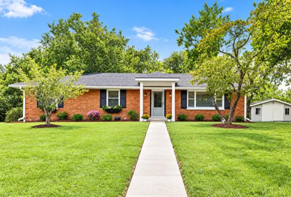 3272 Saxon Drive, Lexington, KY 40503