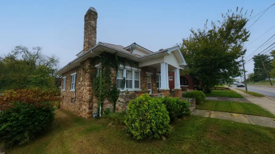 326 W Lexington Avenue, Winchester, KY 40391 - #3