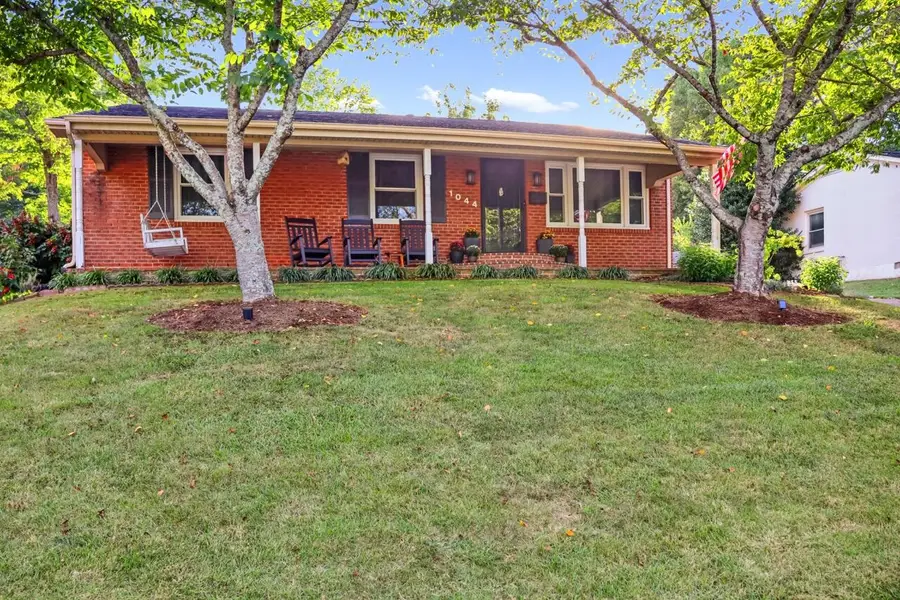 1044 Elmendorf Drive, Lexington, KY 40517 - #2