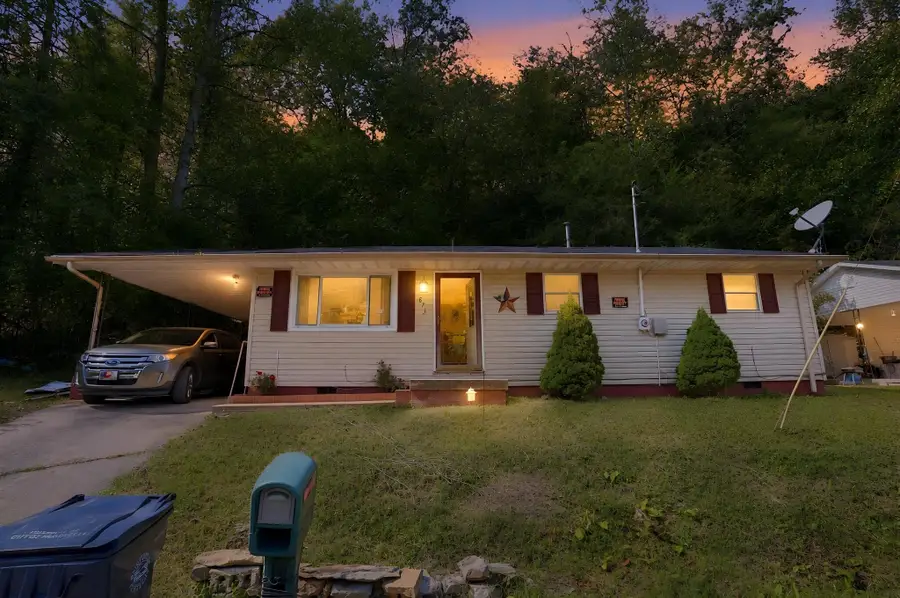 871 6th Street, Paintsville, KY 41240 - #2