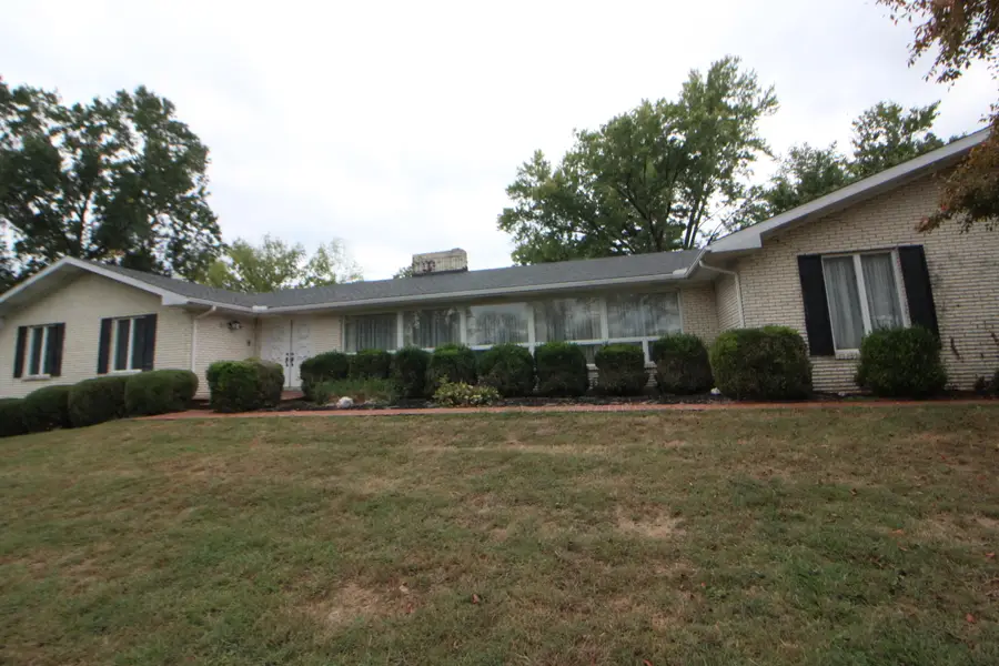 201 W Bolton Drive, Somerset, KY 42503 - #2