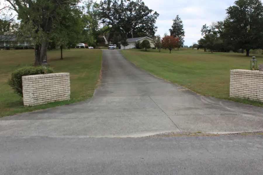 201 W Bolton Drive, Somerset, KY 42503 - #3