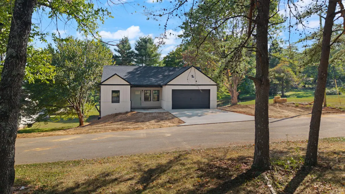 332 Country Hill Drive, Somerset, KY 42503 - #1