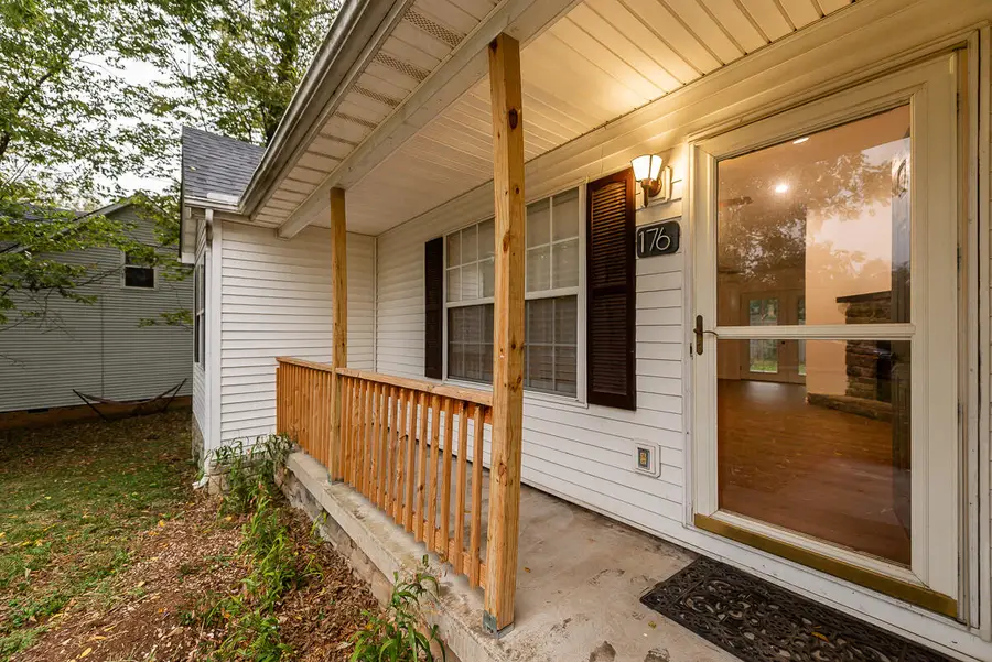 176 Williamsburg Lane, Georgetown, KY 40324 - #3