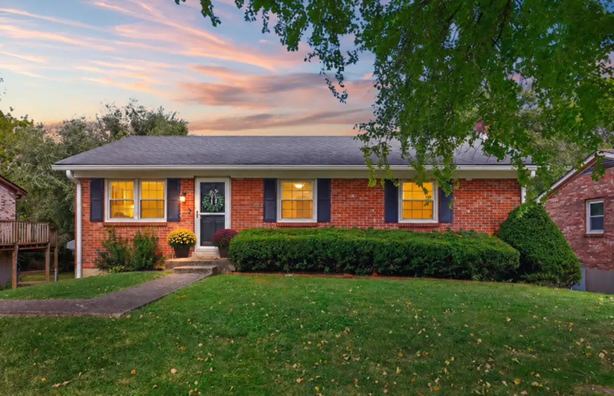 325 E Tiverton Way, Lexington, KY 40517 - #1