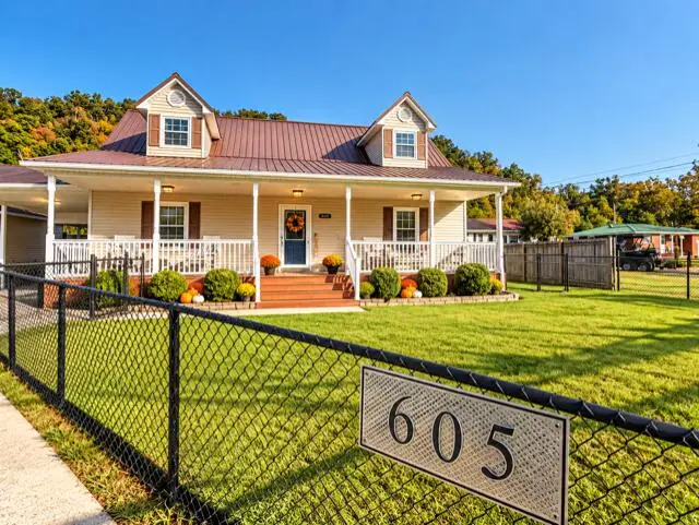 605 Kentucky 1107, Van Lear, KY 41265 - #1