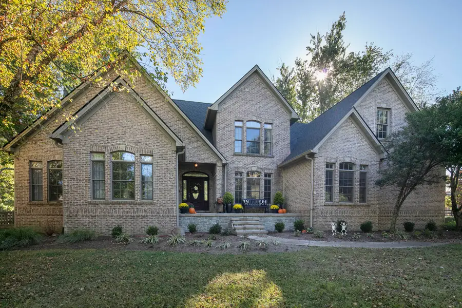 555 E Cambridge Lane, Nicholasville, KY 40356 - #3