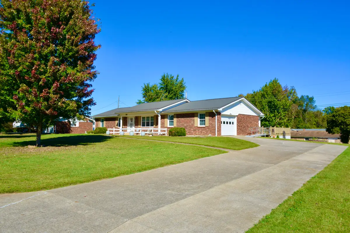 208 Cherokee Trail, Somerset, KY 42501 - #1