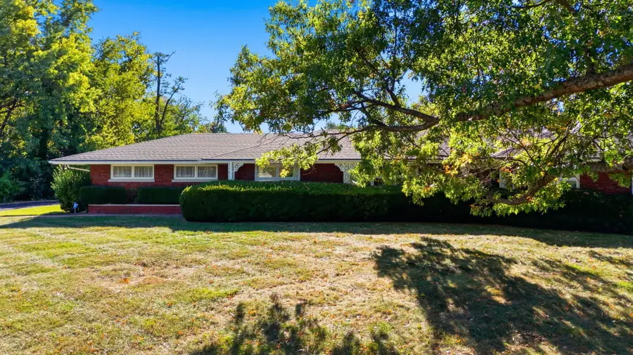3401 Nantucket Drive, Lexington, KY 40502 - #2