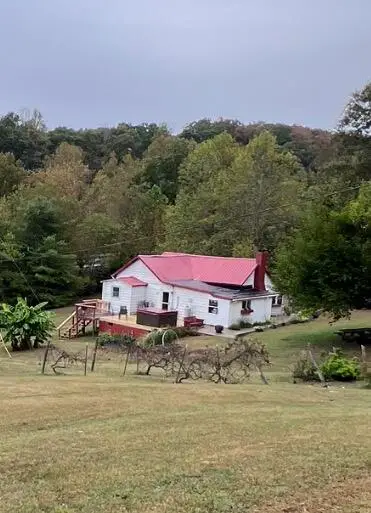 9095 Winchester Road, Irvine, KY 40336 - #1