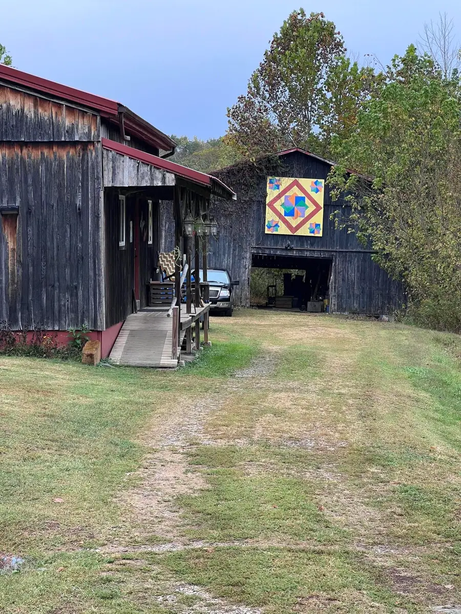 9095 Winchester Road, Irvine, KY 40336 - #3