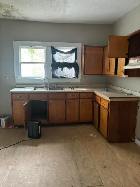 305 W 3rd Street, Corbin, KY 40701 - #2