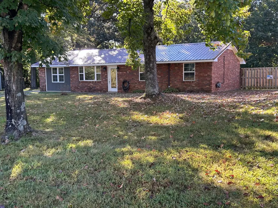 101 Gilbert Street, Hazel, KY 42049 - #2